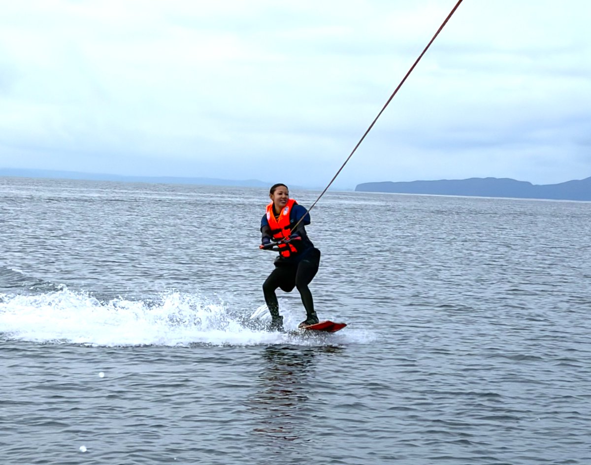 tsumagashima's tweet photo. ＼今年から ウェイクボード 始めました🏄‍♂️✨／

「やってみたいけど難しそう…」という方も大丈夫‼️

経験豊富なベテランスタッフがサポートするので、
初心者さんも大歓迎です！

この夏の思い出にぜひ！！

詳細&amp;ご予約はツリーのURLから✅

#マリンスポーツ #夏休み #マリンアクティビティ https://t.co/6nWxRyDW14
