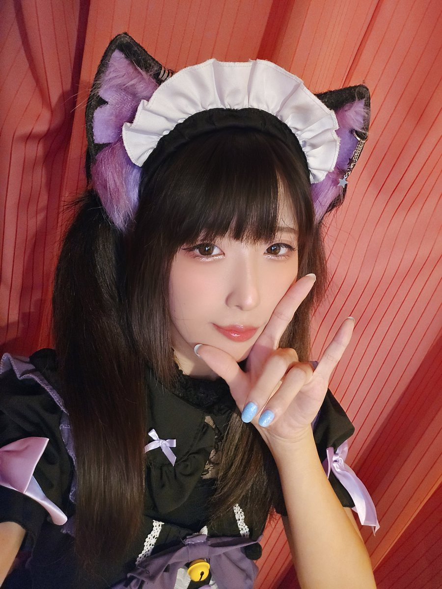 FREEDOMkurumi's tweet photo. おきゅいん❣️
ナチュラルにスパイダーマンポーズを取り入れていきたいメイドとは私の事。
これかなり小顔効果あるのでは？？ https://t.co/9qXVI93Eyl
