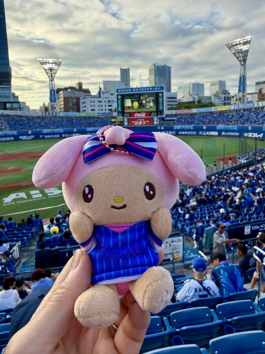 shionamy's tweet photo. ホンシカ
今日はスターナイト‼️
ユニフォームもらえちゃった
勝つぞー！

明日もくるからねー
ユニフォームまたもらえちゃうからねー😊
#横浜ベイスターズ
#ハマスタ
#baystars https://t.co/tXmw4AmYhP