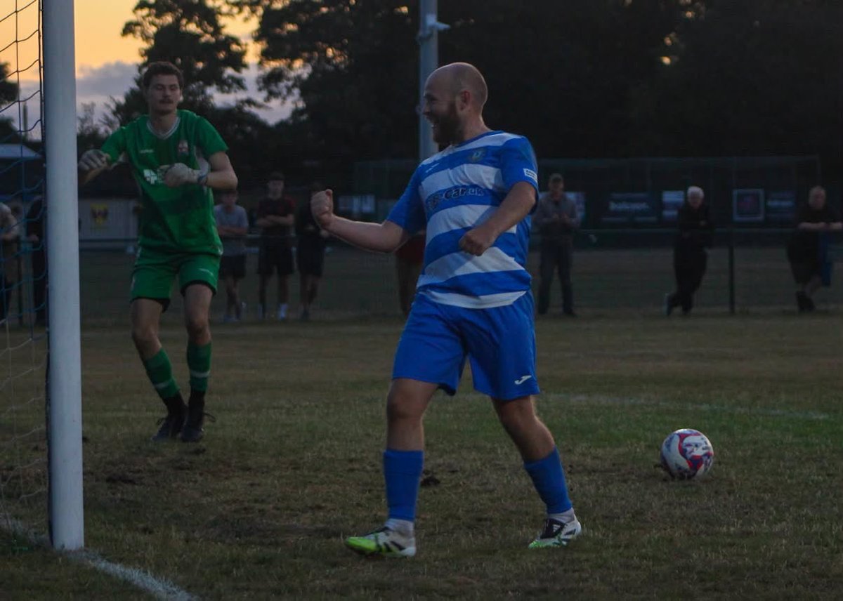 maghullfc's tweet photo. Jamie Clark scoring our only goal of the game last night from the spot 😎🫡 https://t.co/dW3CuFdSOM