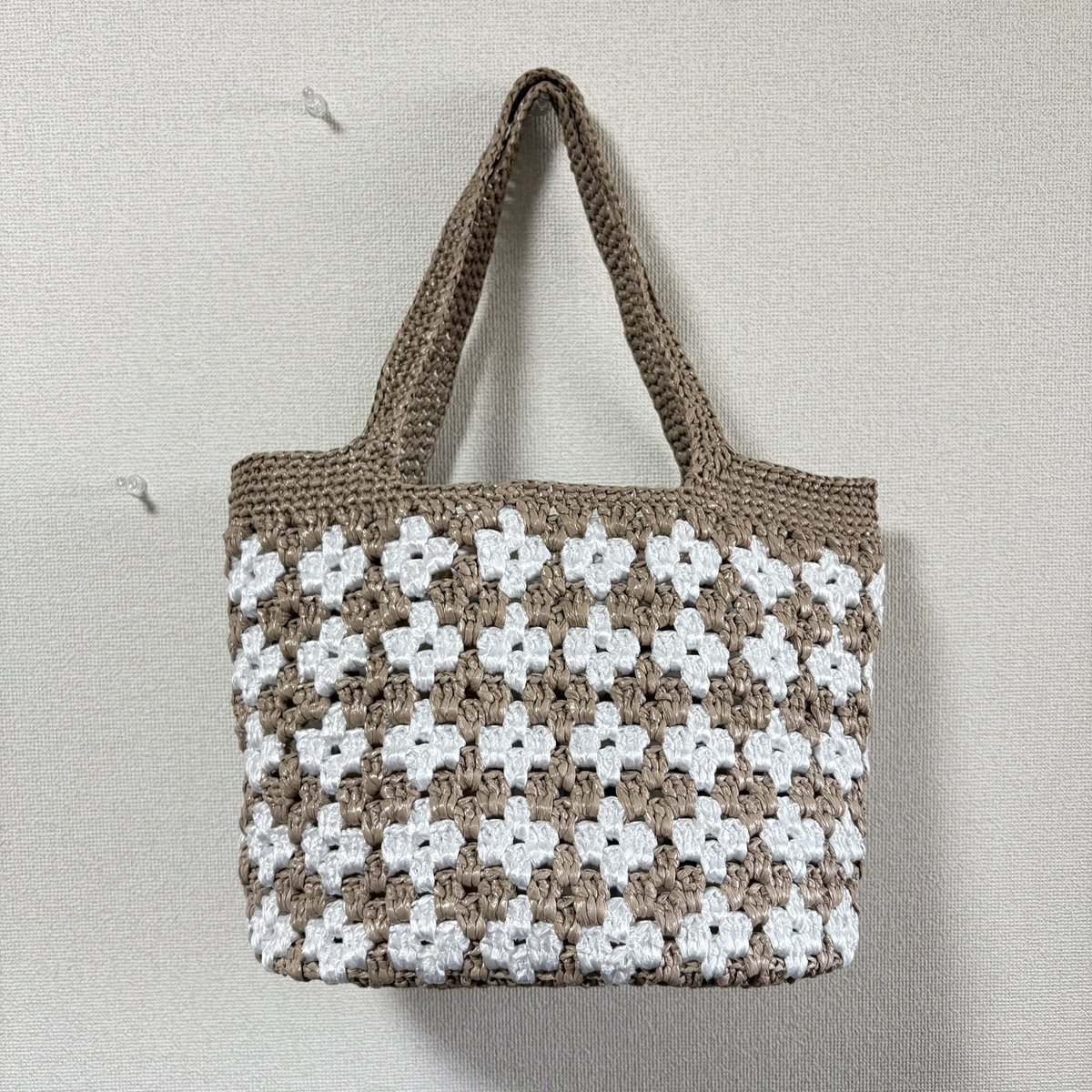 aiueo0840's tweet photo. でーけたっ！👜
持ち手がウニョウニョしてるけどまぁいいや👌✨ https://t.co/vYGjTKMmEa