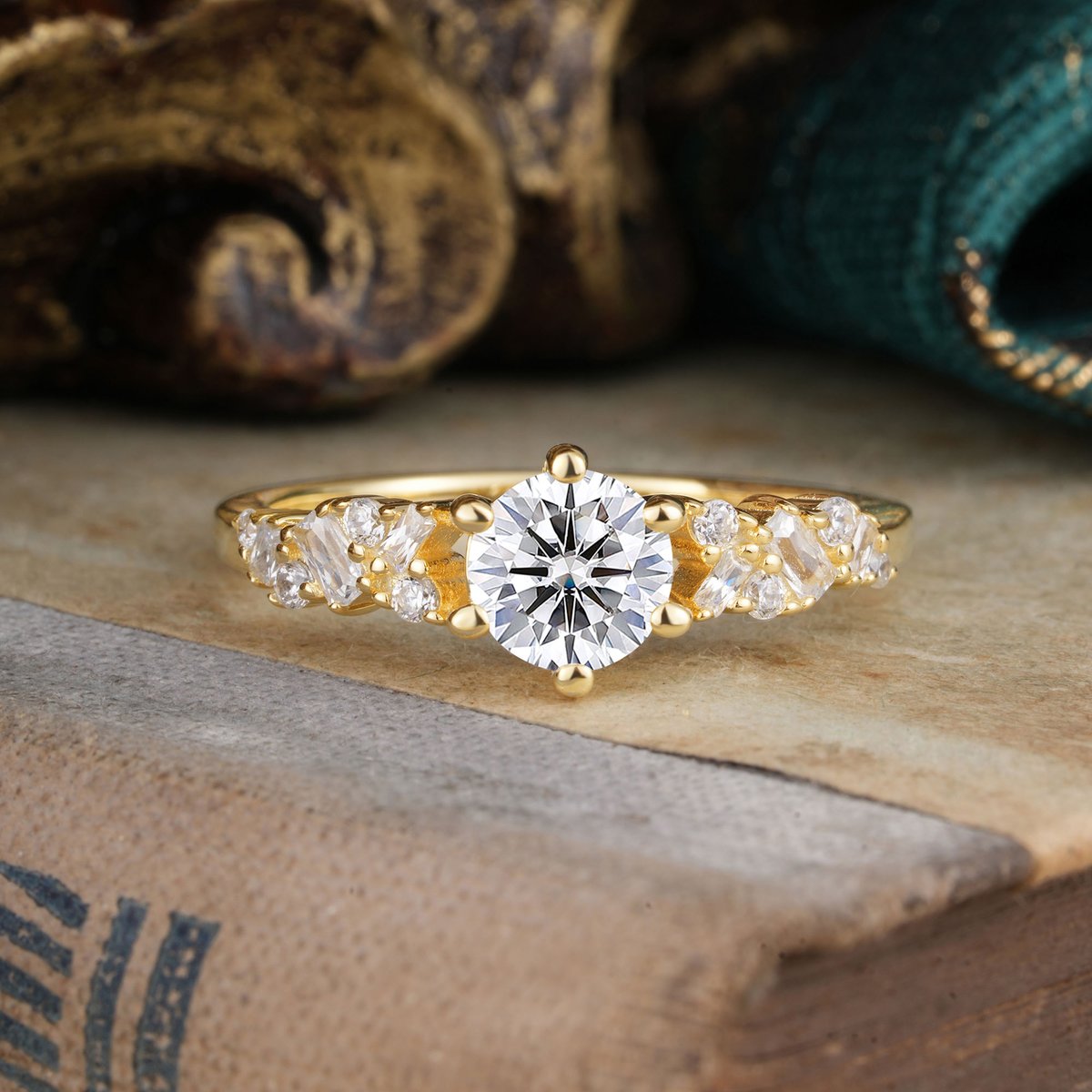 Romalarjewelry's tweet photo. Pure brilliance. ๐ฟ This luxurious Round Diamond captures pure celestial fire. A timeless symbol of elegance and love. ๐ค #DiamondRing #RoundCut #EngagementRing #LuxuryJewelry #ROMALAR https://t.co/nfQUeOcTGR