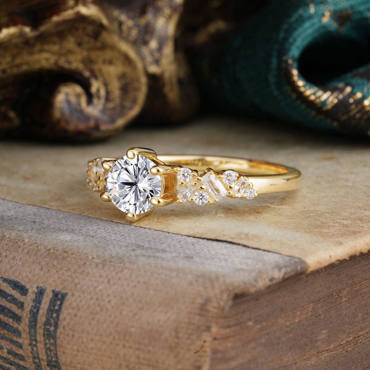 Romalarjewelry's tweet photo. Pure brilliance. ๐ฟ This luxurious Round Diamond captures pure celestial fire. A timeless symbol of elegance and love. ๐ค #DiamondRing #RoundCut #EngagementRing #LuxuryJewelry #ROMALAR https://t.co/nfQUeOcTGR