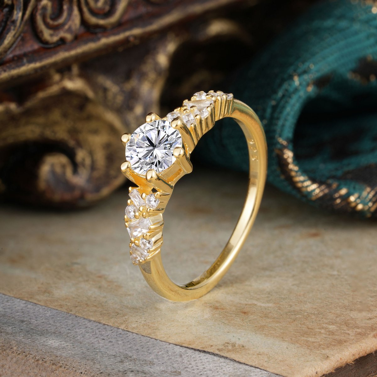 Romalarjewelry's tweet photo. Pure brilliance. ๐ฟ This luxurious Round Diamond captures pure celestial fire. A timeless symbol of elegance and love. ๐ค #DiamondRing #RoundCut #EngagementRing #LuxuryJewelry #ROMALAR https://t.co/nfQUeOcTGR