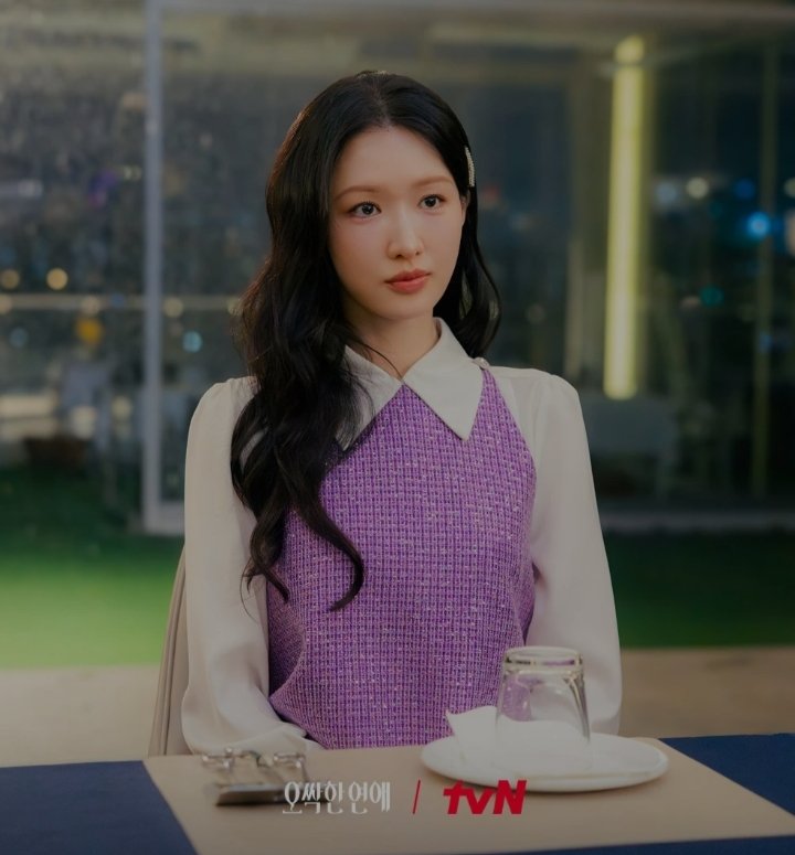 johyejooo's tweet photo. The clip looks so cute hyejoo🌸🤍🙈 . So beautiful Cheon hari. 
#johyejoo #spookyinlove 
#조혜주 #오싹한연애 https://t.co/6jbc3FRsjn