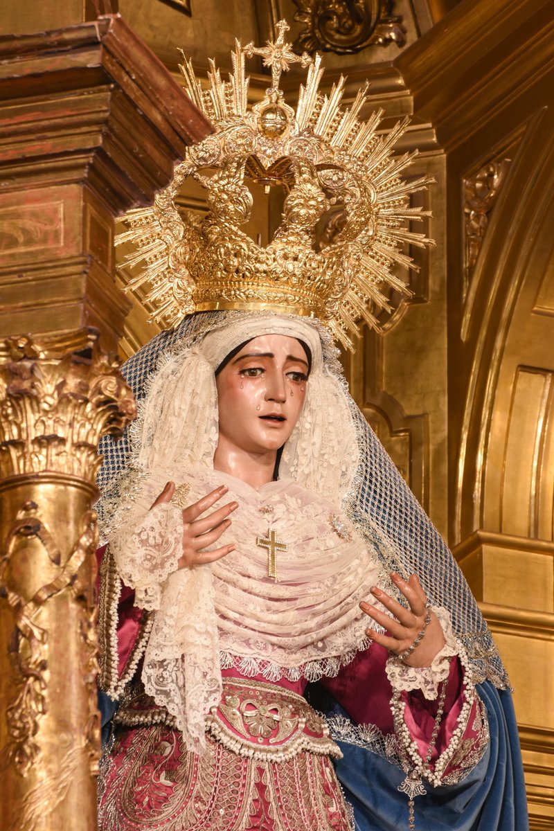 hdadsbernardo's tweet photo. ⚫️🟣 Amanece María Stma. del Refugio ataviada para su festividad el próximo 13 de agosto. Estrena saya donada por un grupo de hermanos, y confeccionada a partir de un traje de quien fuera nuestro hermano, D. Diego Puerta Diánez. Así, manto confeccionado por un grupo de hermanas. https://t.co/Q92uzMRaEE