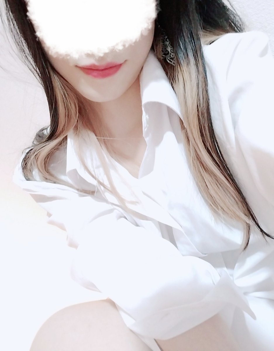 tsu_7777's tweet photo. 皆様こんばんは🌙

本日1時まで💨

お問い合わせお待ちしてます🧑‍🤝‍🧑

来週はお盆ですね(*'ω'*)

お休み前でお仕事忙しい方も多いかな？？

息抜きに遊びに来てくださいね🙌

#マッサージ #名古屋 #ハウエバー https://t.co/UOHlWBantf