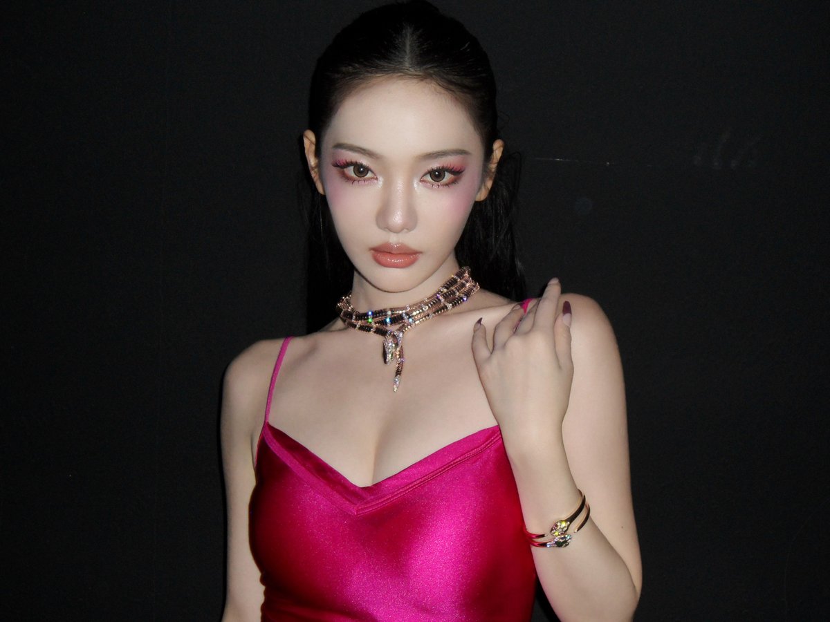 aespa_official's tweet photo. What’s my name

#aespa #æspa #에스파
#GISELLE #지젤
#NINGNING #닝닝 
#Switchblade #aespaSwitchblade
#LEMONADE #aespaLEMONADE https://t.co/e7WWAASyE0