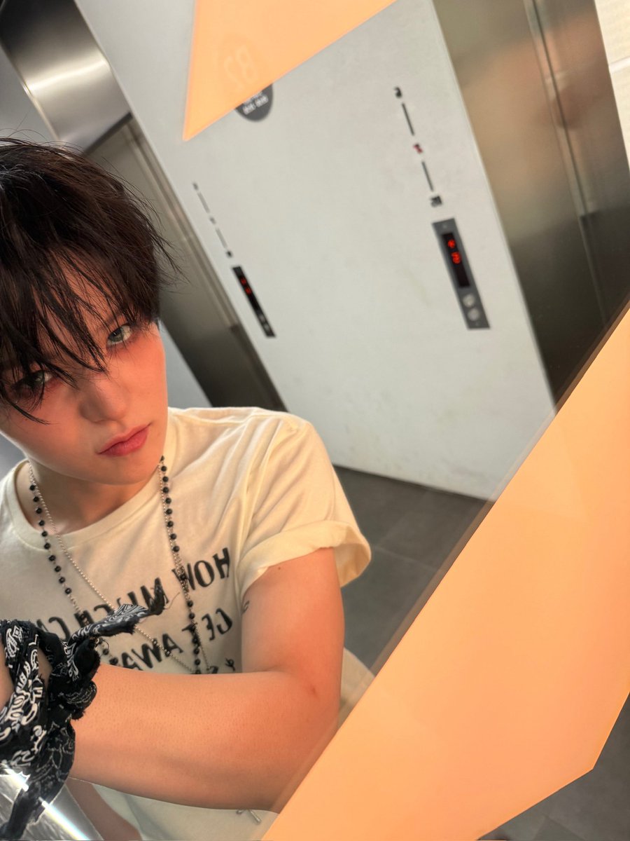 oy_osa's tweet photo. 내가제일좋아하는요시…
>>♡흑발요시♡<< https://t.co/BJre9IbMEO