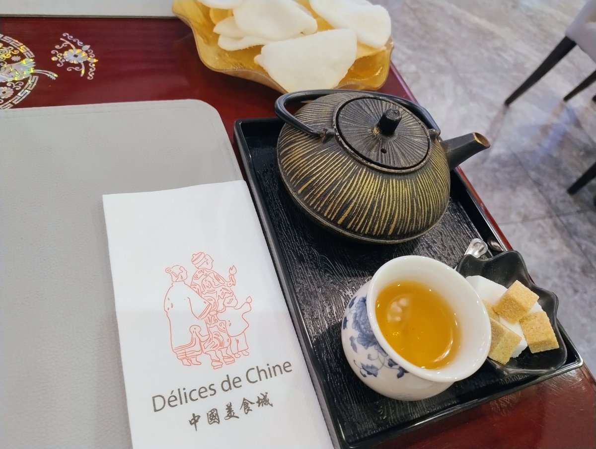 ryokoryo's tweet photo. 昨日の中華。地の果てで遅い時間でどこも閉店してて、雨まで降ってきて、、という時にいつも救われてる。 https://t.co/0bEA3kJHl1