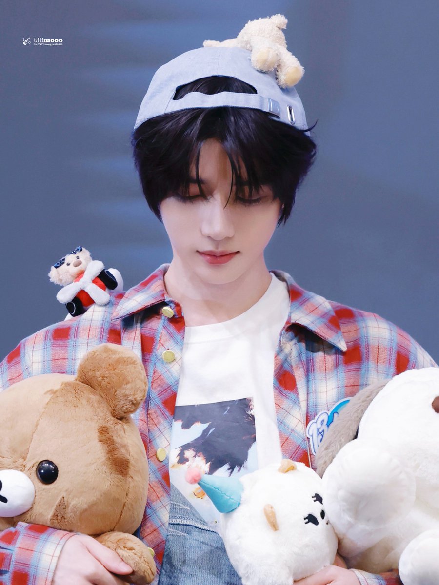 130trbl010313's tweet photo. 260801 

#범규 #투바투 #투모로우바이투게더
#ボムギュ #TXT_BEOMGYU #TXT
#BEOMGYU #TOMORROW_X_TOGETHER https://t.co/IxR0pGXHRm