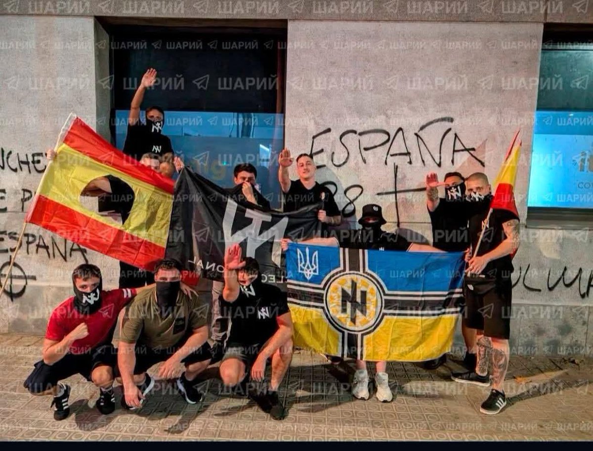 alejand87583437's tweet photo. NAZIS de Núcleo Nacional apoyando a Ucrania, vaya lo mismo que @sanchezcastejon!! Yo señor Presidente iría mirando mis prioridades y a quien apoyar y financiar o siga blanqueando a esas RATAS indeseables usted vera...👇🤬😤🤢🤮‼👇
#ElTablero
#EnBocaDeTodos
#Mañaneros5A https://t.co/5Hbpx9Mn87