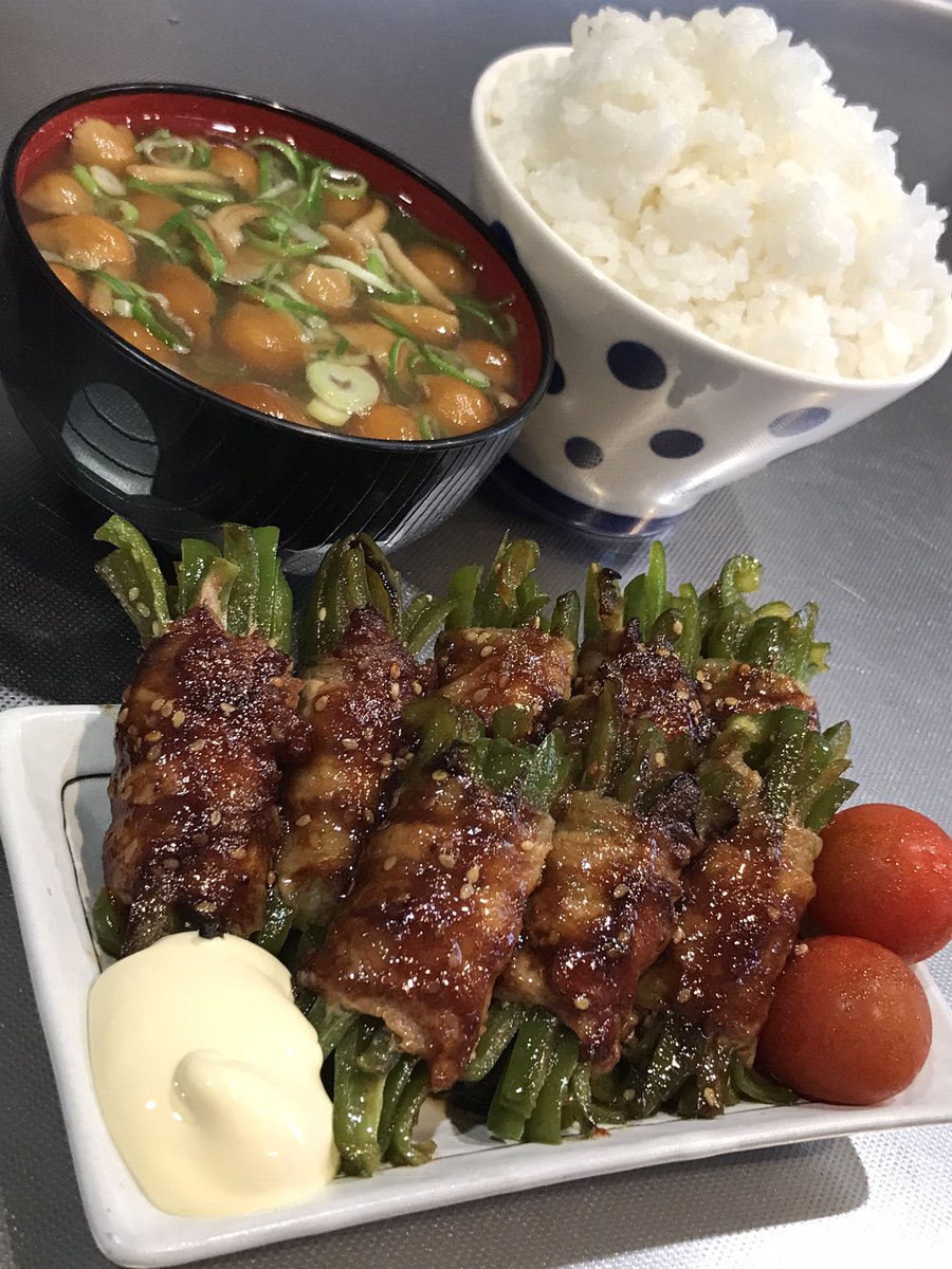 sense_kabu's tweet photo. 今日はピーマンの肉巻き定食を食べました。おいしかったです。 https://t.co/19WXqK1Ko2