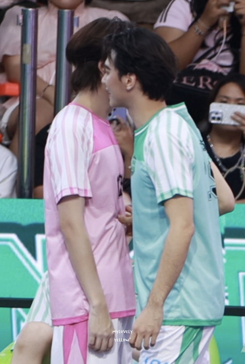 MYLOVELY_YELLOW's tweet photo. แก้มก็ให้เค้าจับ พุงก็ให้เค้าบีบ งงมาก คลาดสายตาไม่ได้เลย สกุชชี่รุ่นปิ๊กับเอ๋

#KengNamping #เก่งน้ำปิง
#OhAe #โอ๋เอ๋ https://t.co/vxGnx28kg6