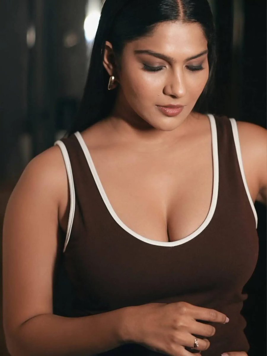tamilamuthamof's tweet photo. லப்பர் பந்து புகழ் சுவாசிகா ❤️
#Swashika #Swasika #mallu #malluactress #kerala #tamilamutham #trending #trendingnow #trendingpost https://t.co/cIVt3IboTf