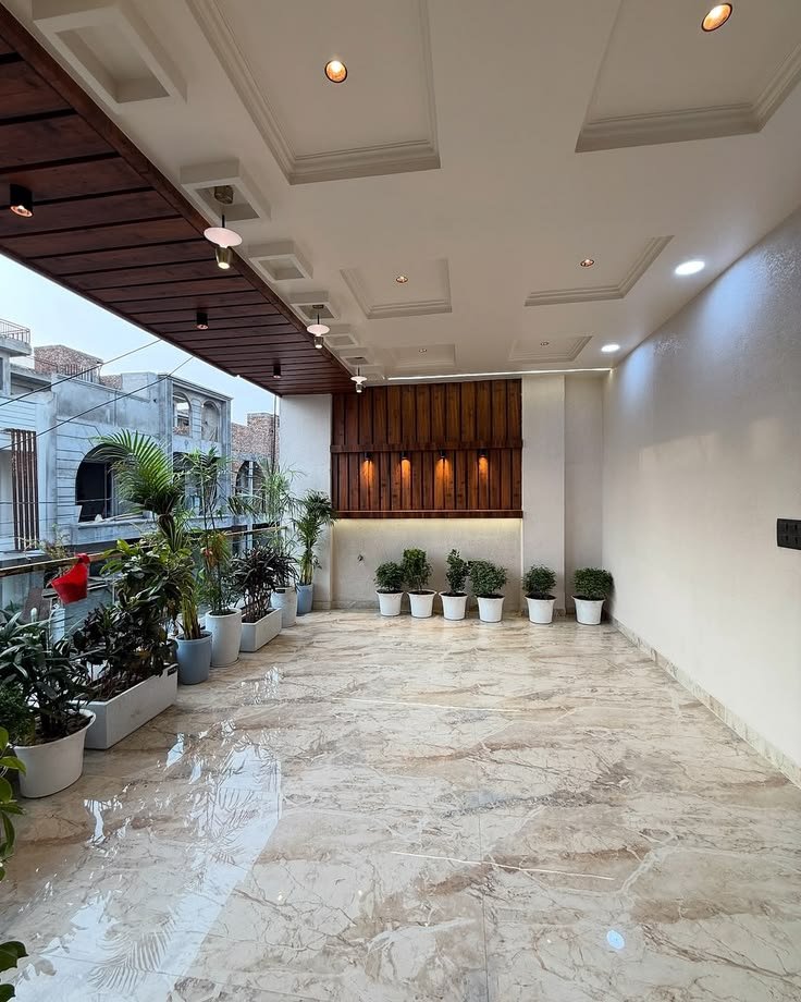 SayantikaSays's tweet photo. To have an open balcony like this is still a dream for many people https://t.co/OpYlwi1s0k