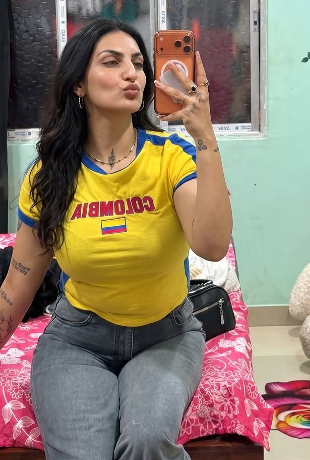 heyMeher1's tweet photo. Selfie 🤳 https://t.co/AvyLbtpFK1