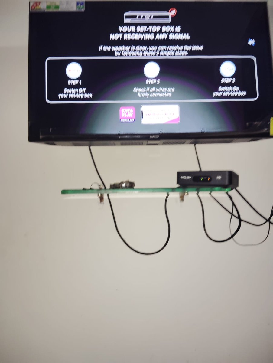 shivam052000's tweet photo. Hi @TataPlayin from yesterday my family is facing issue of not getting dish and i complaint there is no resolution and the error message is your tata play box us not getting signal @TRAI please look into this they are harassing us please help. My charges are showing in minus. https://t.co/HhN9bILbrG