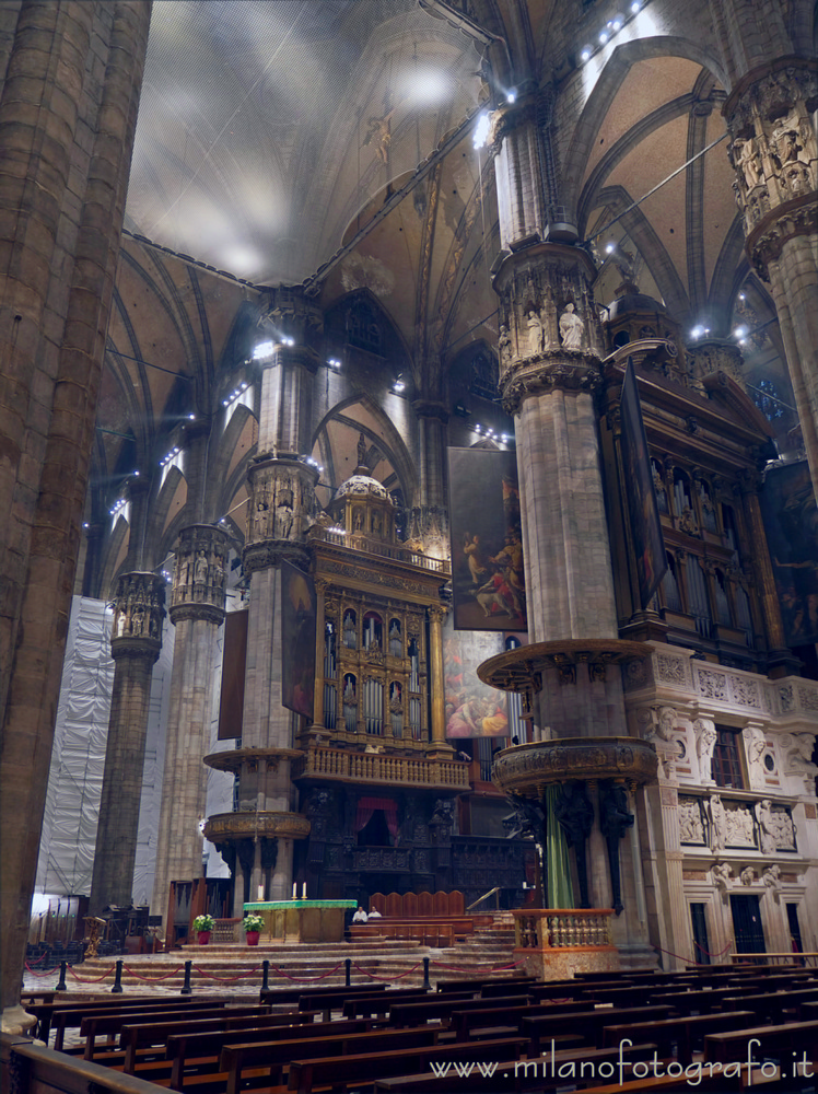 milanofotografo's tweet photo. @wakenminds Here the most detailed description of the Cathedral of Milan you can find on internet: https://t.co/F3r24v1GqO https://t.co/bxDjHmtu4s