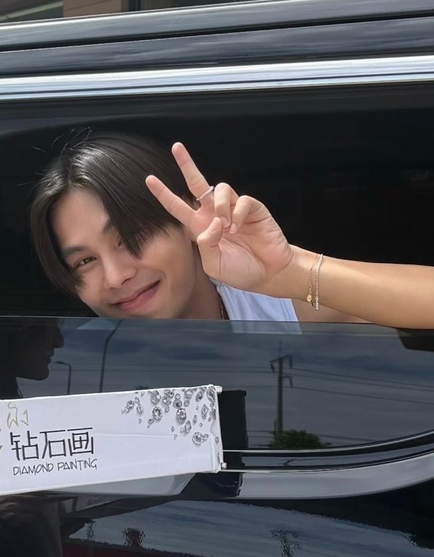 aombxny's tweet photo. นี่ชอบแก้มอ้วมๆของพี่ตรีง่ะ โคตรจะลูกอ้วมดื้อๆ สายตาซนมาก https://t.co/ch4yQlXlXI