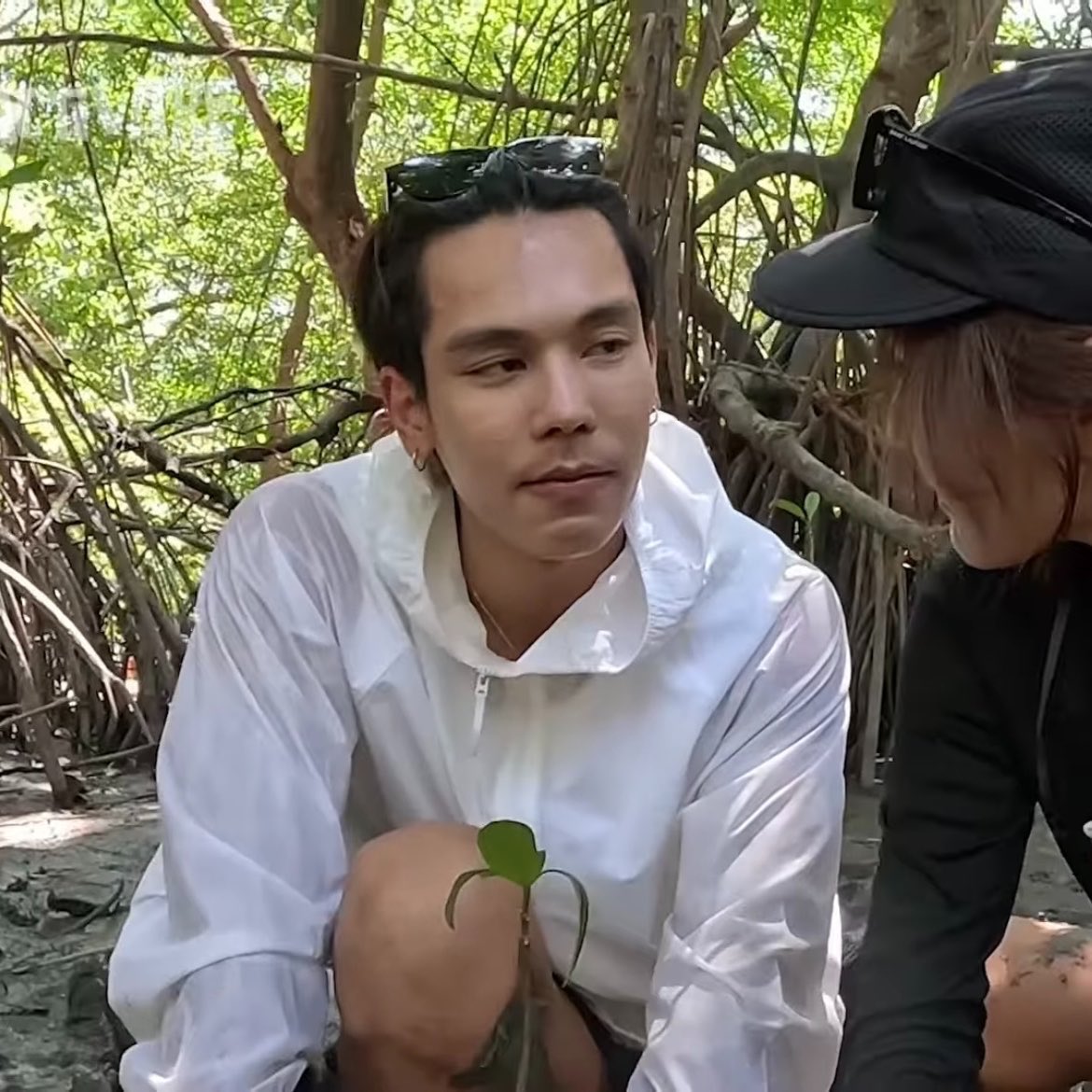 aombxny's tweet photo. นี่ชอบแก้มอ้วมๆของพี่ตรีง่ะ โคตรจะลูกอ้วมดื้อๆ สายตาซนมาก https://t.co/ch4yQlXlXI