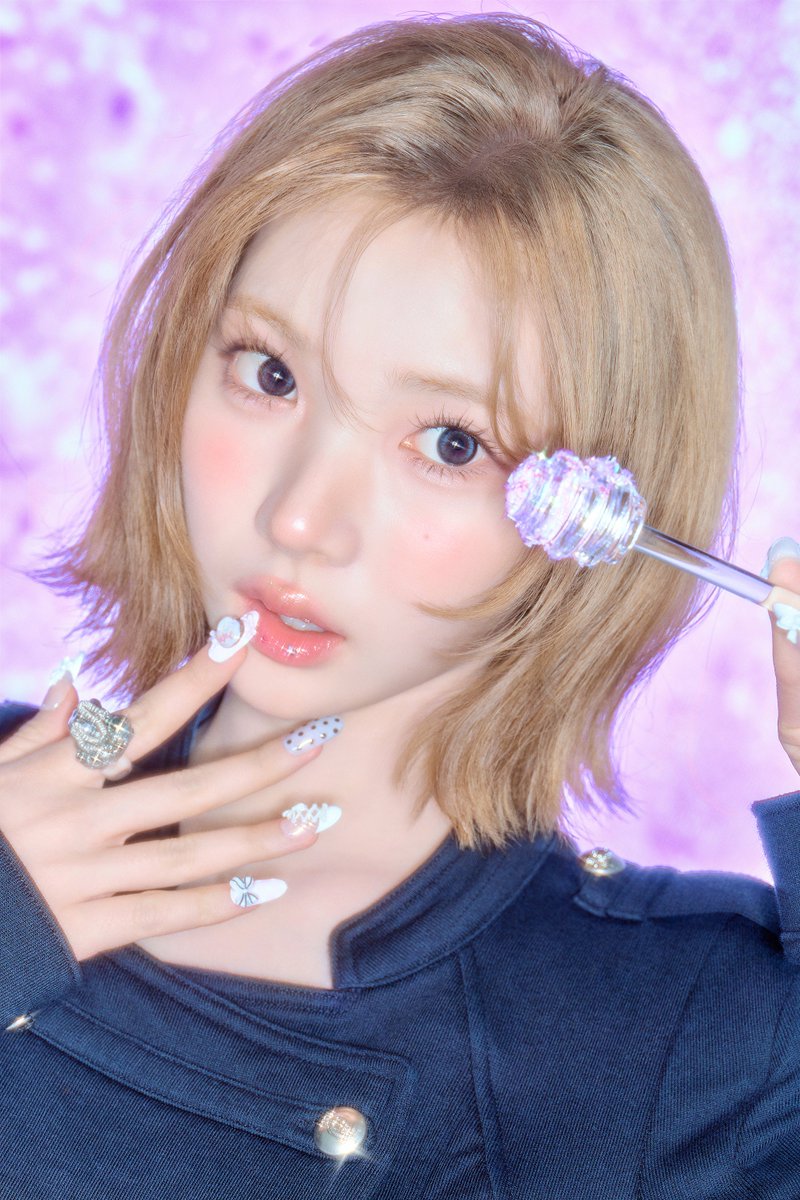 Hearts2Hearts's tweet photo. Teaser Image 01 : Sugar &amp; Spice #JIWOO

Hearts2Hearts The 1st Japan Single
【ICONIC HEART】
➫ 2026.08.12 (KST/JST)

🪄https://t.co/ydIUKNrPPI
💿https://t.co/DUnpJu9oHC

#Hearts2Hearts #하츠투하츠 #H2H
#ICONICHEART #Hearts2Hearts_ICONICHEART https://t.co/82eIomAZWp