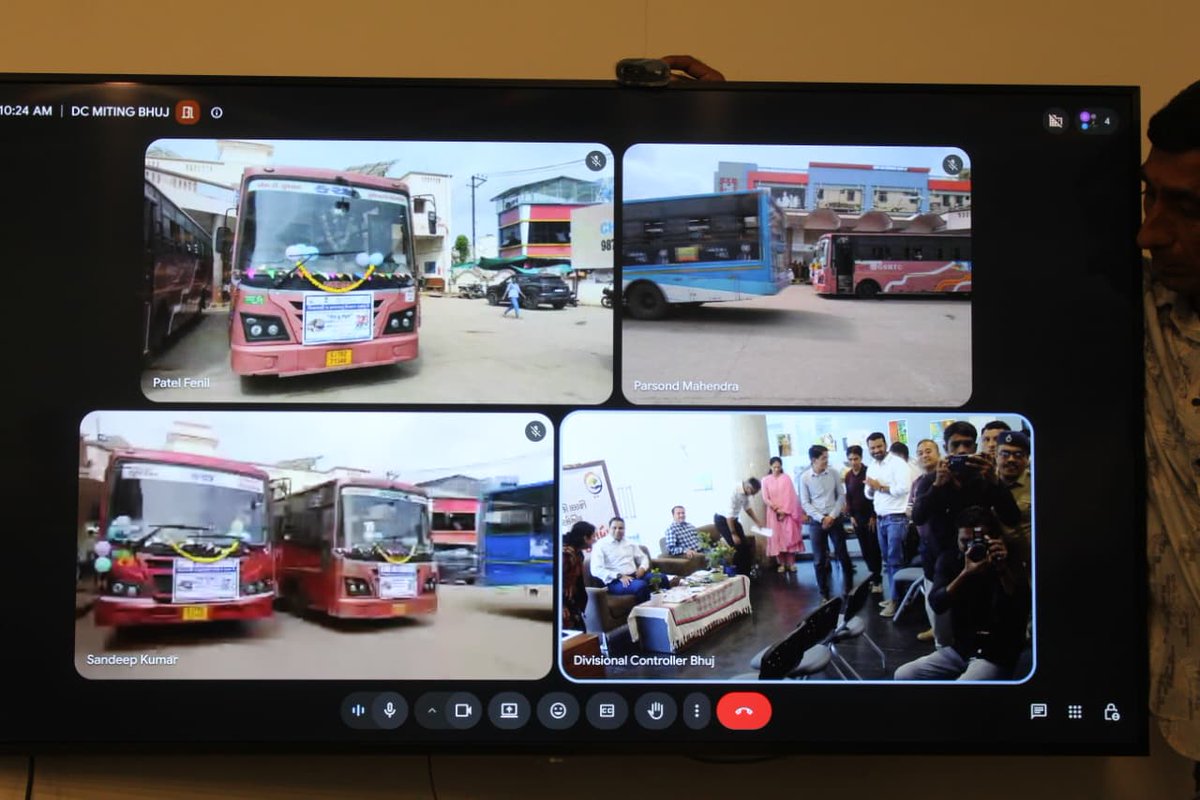 collectorkut's tweet photo. આજરોજ રિજીયોનલ સાયન્‍સ સેન્‍ટર,ભુજ ખાતે જિલ્લા શિક્ષણાધિકારી અને યુનિસેફ-ઇસાર સંસ્થા દ્વારા આયોજીત બેક ટુ સ્કૂલ સન્માન સમારોહ કાર્યક્રમ તથા રાપર ખાતેથી ૦૪ બસોનું પ્રસ્થાન તેમજ બાળકોના પુન:અભ્યાસ માટેના કાર્યક્રમમાં હાજર રહી જરૂરી માર્ગદર્શન આપ્યું.
@CMOGuj @sanghaviharsh https://t.co/R6Mbb34gcZ