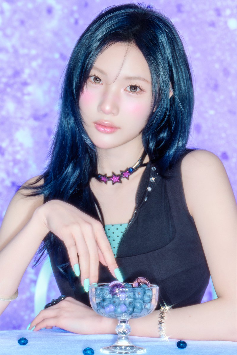 Hearts2Hearts's tweet photo. Teaser Image 01 : Sugar &amp; Spice #JUUN

Hearts2Hearts The 1st Japan Single
【ICONIC HEART】
➫ 2026.08.12 (KST/JST)

🪄https://t.co/ydIUKNrPPI
💿https://t.co/DUnpJu9oHC

#Hearts2Hearts #하츠투하츠 #H2H
#ICONICHEART #Hearts2Hearts_ICONICHEART https://t.co/4Czqsps6I1