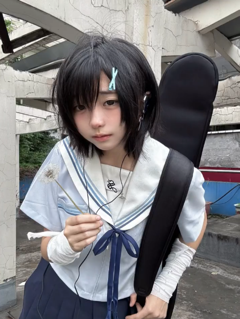 Ninetta1749974's tweet photo. 低身長×制服ってどおですか...？ https://t.co/43Z9S6z5lg