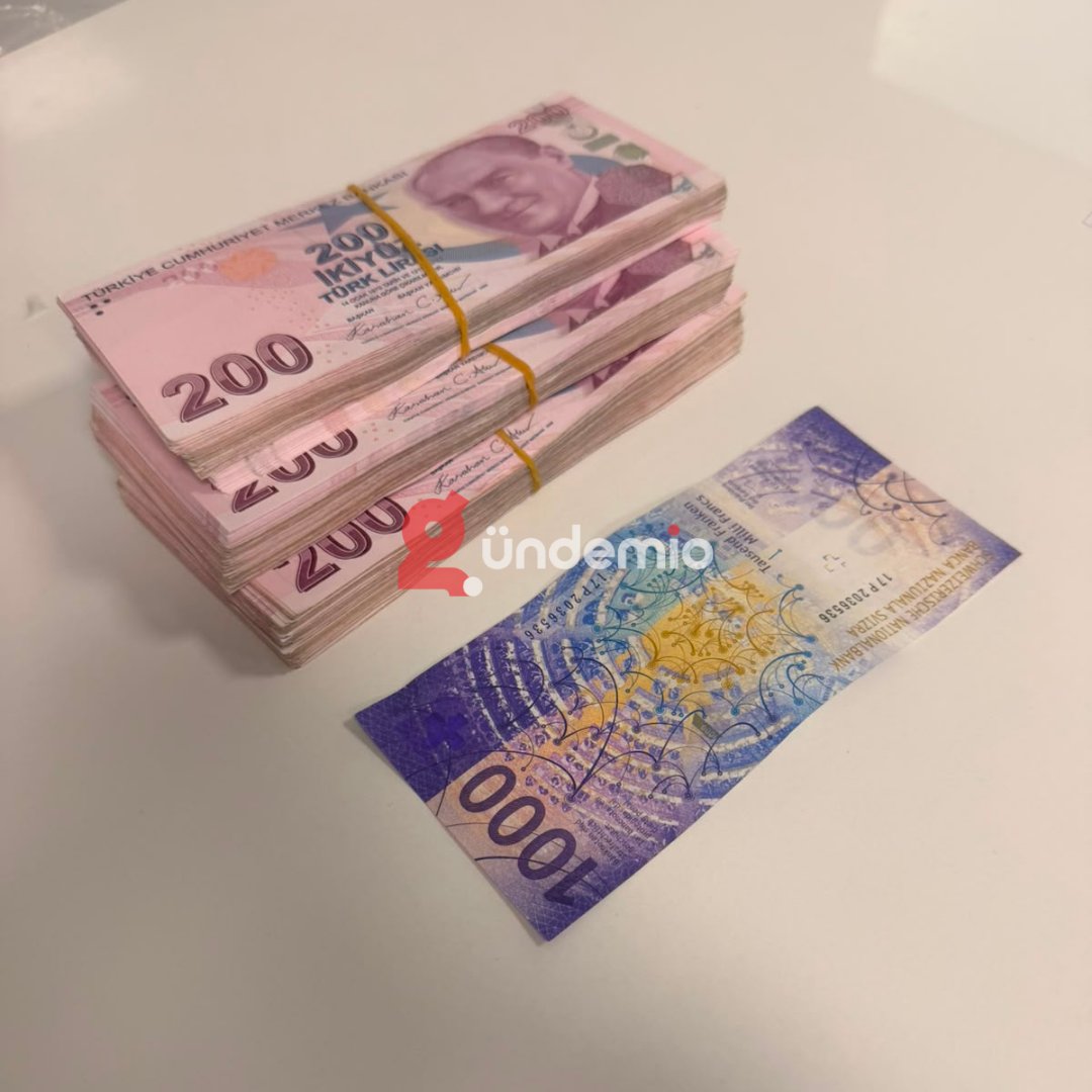 gundemio's tweet photo. İsviçre frangı ve Türk lirasının en büyük banknotları karşılaştırıldı.

▬ 1.000 İsviçre frangı, 58 bin 818 TL'ye karşılık geliyor. https://t.co/0qwGYmfKZL