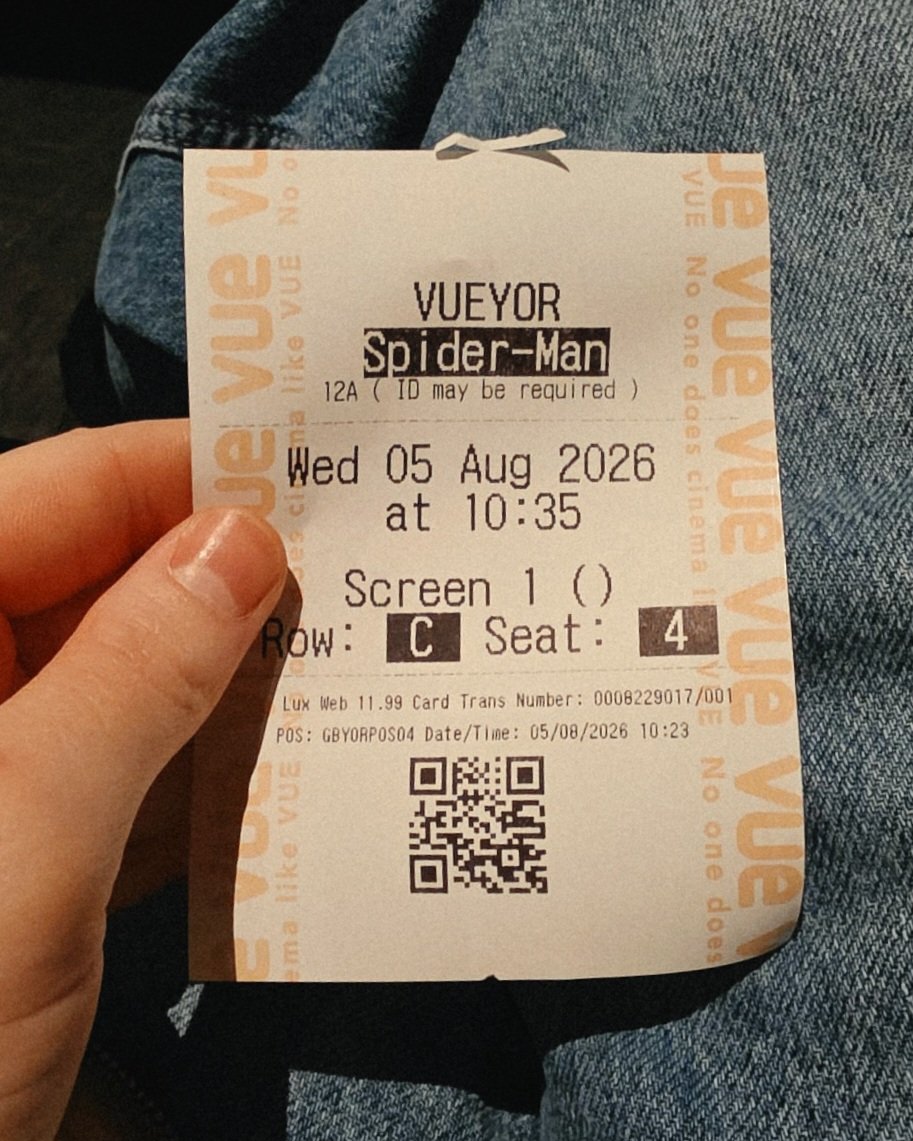_gimmepickles's tweet photo. I am seated and I am scared 🕸 https://t.co/wjB5wxZFcG