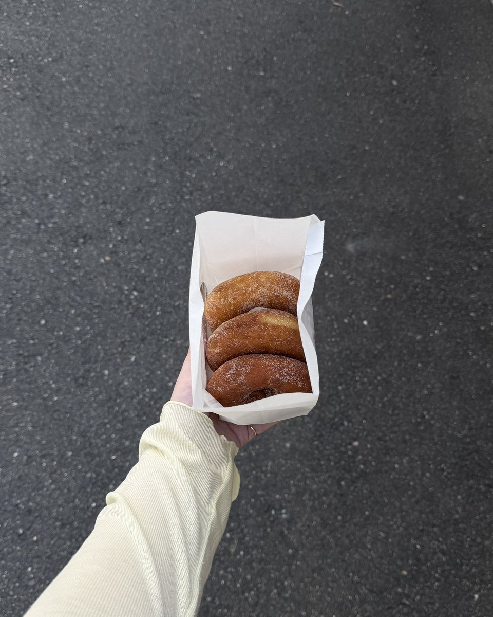 __mi___75's tweet photo. ふわふわのドーナツ︎︎🍩 https://t.co/U0Aph9Jqs7
