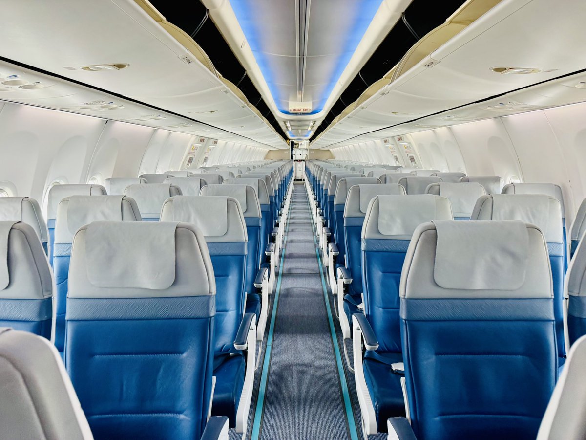 carib01550's tweet photo. Malaysia Airlines 
MH1433
🇲🇾LGK 11:15 ✈︎ 12:30 KUL
B737-800(9M-MLP)
Economy class 

⚠️ランカウイ空港のマレーシア航空指定プラザプレミアムラウンジは制限エリア外にあります
保安検査を通過しちゃうとと何もありません
失敗した〜😵

#マレーシア航空 #B738 #LGK #Langkawi https://t.co/dNaMamzd96