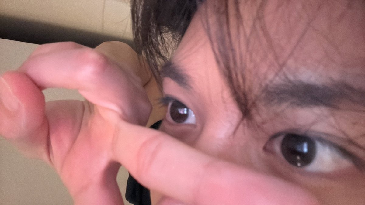 just_an_iKONIC's tweet photo. Chanwoo: "Everyone, make sure you eat dinner, okay?" https://t.co/aw3BCgYsP5