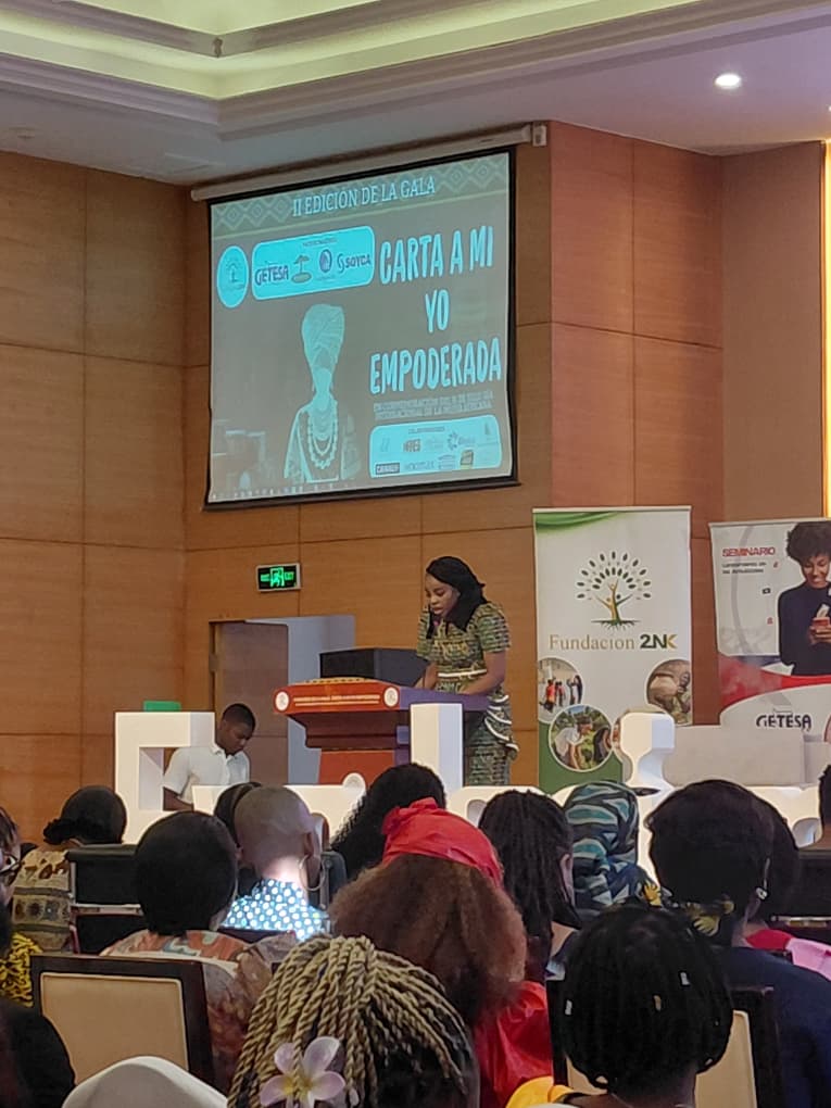 EnCoachingC_eg's tweet photo. English coaching Centre apoya el concurso "CARTA A MI YO EMPODERADA",una iniciativa que invita a los jóvenes a reflexionar sobre la mujer que desean ser, afrontar sus retos con confianza y proyectar un futuro lleno de oportunidades. https://t.co/tccEAF9Ckd