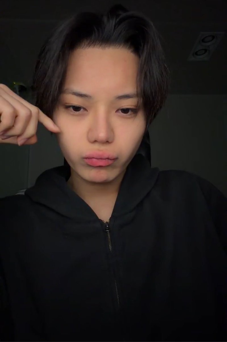 enhashotz_'s tweet photo. he’s so pretty it hurts https://t.co/Hk1RAEFVrc
