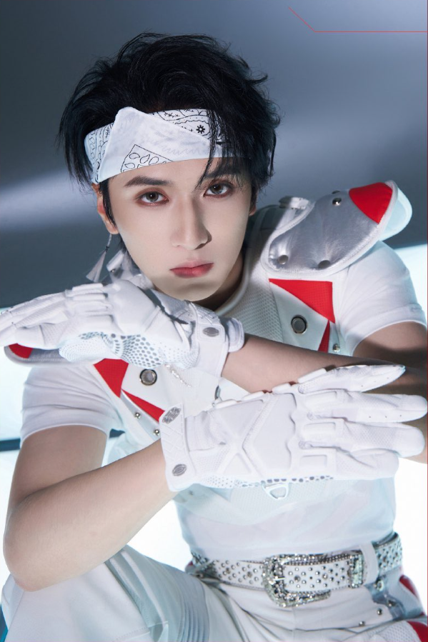 heixiangs's tweet photo. xiangxuan matching with the headband 😝😝😝 https://t.co/I7YDKDhIis