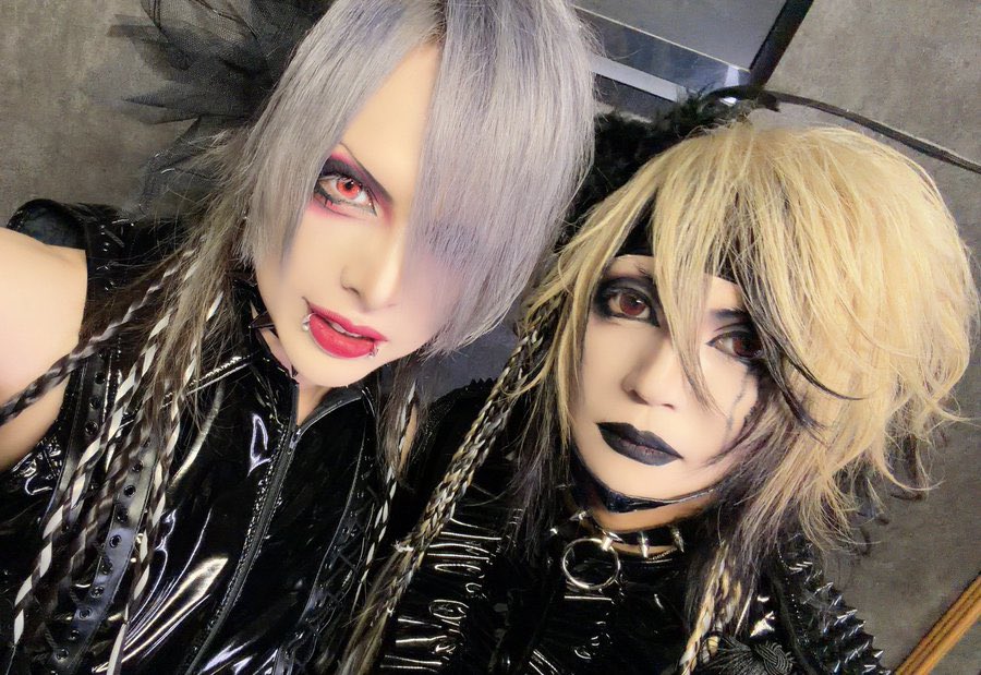 KANADE_MOB2019's tweet photo. 砦さんとのお写真を改めて。

砦さんは普段から仲良くしてくれている大好きな先輩であり、自分の人生の目標としている人なので一緒のステージに立てたことは一生の思い出です。

今回が最後のセッションということで誘っていただけたのが本当に嬉しかったです。
本当にありがとうございました。 https://t.co/lU4Ift1sv7