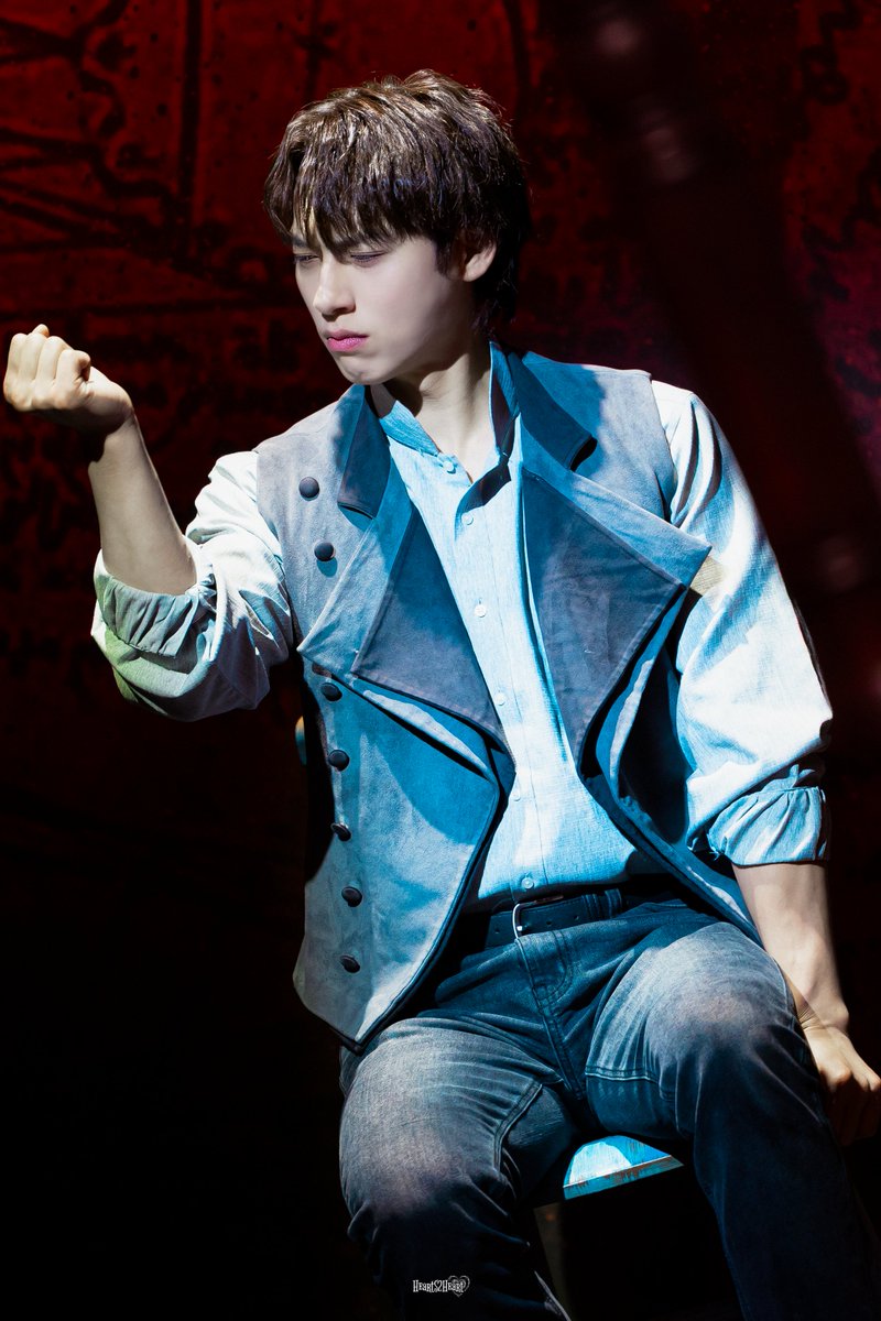Heart__S2_Heart's tweet photo. 260804
블랙메리포핀스
스페셜 커튼콜
<메리를 기억해>

헤르만 #윤승우 배우님 https://t.co/cLxFzReykS