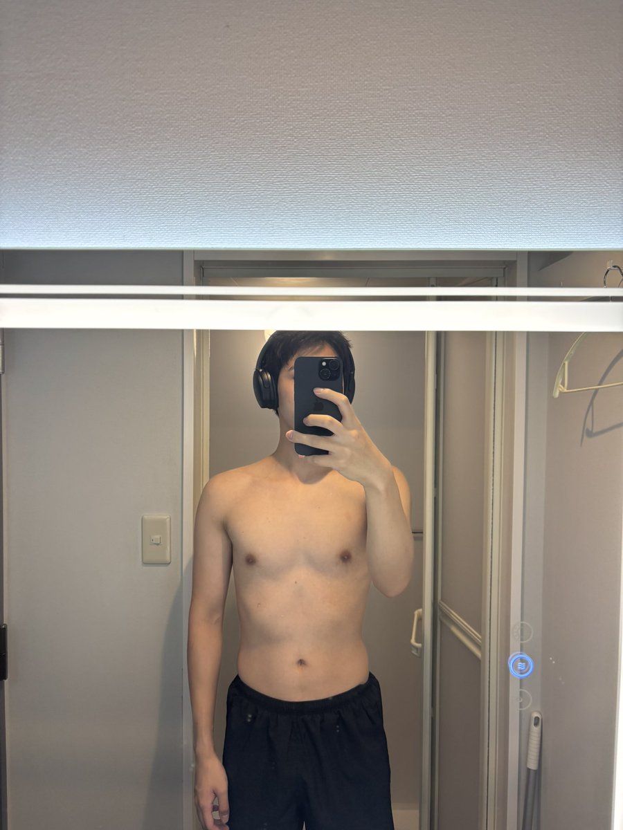 __hhhhhy__'s tweet photo. 21🏋️ https://t.co/ITsEj7fGI6