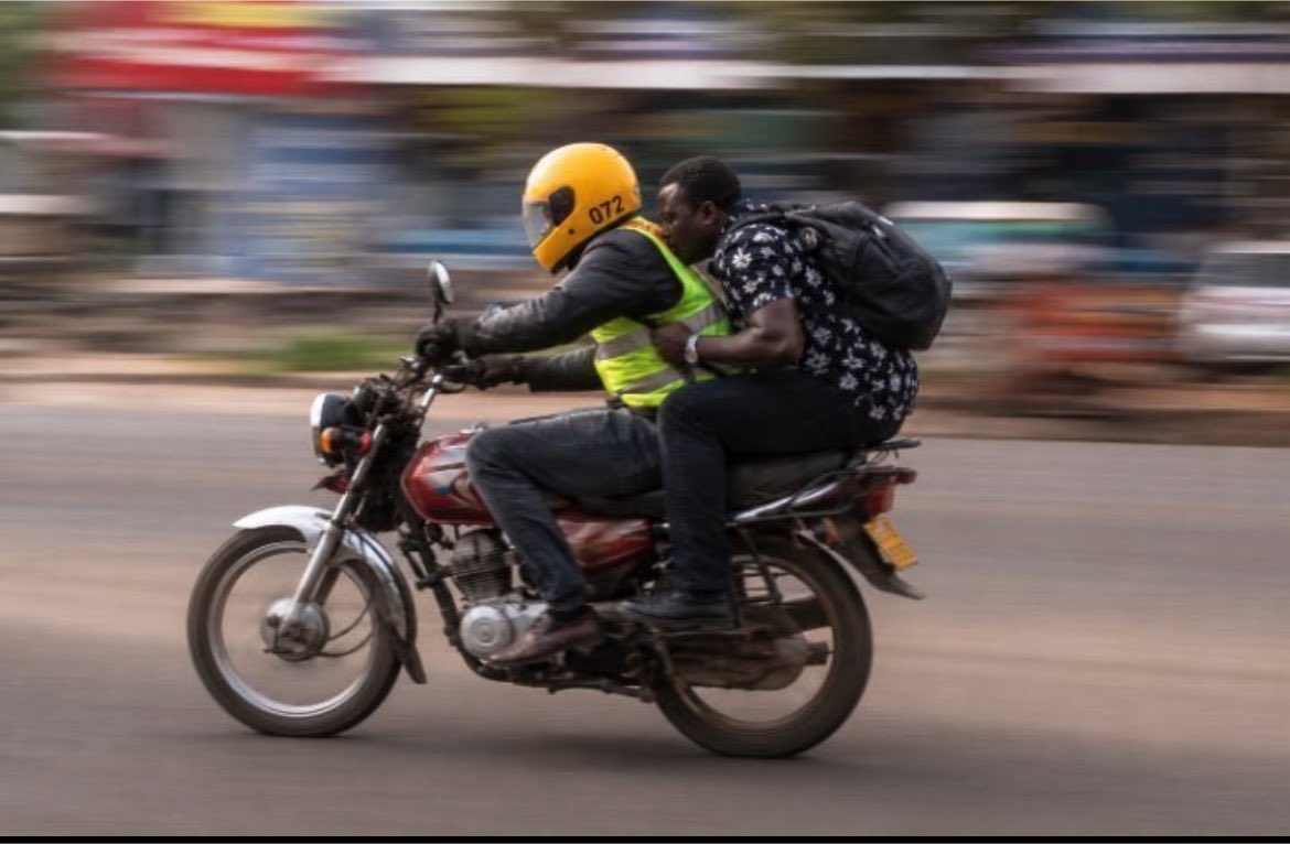 wil_sonn1's tweet photo. Rider: fdgyhjhxfh ghjuffdgg
Customer: Eeh ruto ni mwizi

Rider: Nasema mia utaweka kwa paybill ya sifuna alafu balance unipee https://t.co/FRnLDwD7gT