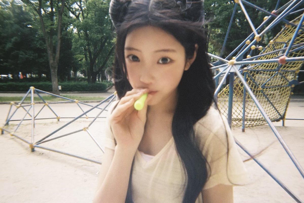 mywonh33's tweet photo. 로하 시선으로 보는 애정가득 사진속 원희 https://t.co/J4GUaaciST