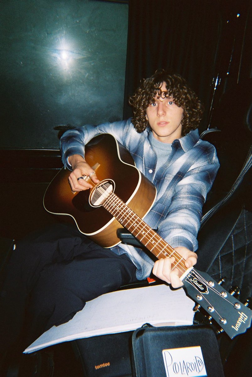 alexspencerUK's tweet photo. Yes everyone!! To celebrate the new EP, I’m playing 2 intimate record store shows this month❤️

15 Aug – London @RoughTrade (Denmark St)
16 Aug – Bury @waxandbeans 

Coming back to Wax &amp; Beans, where I played aged 15, feels really special. 
Tix/vinyl/cd - https://t.co/vmvmZES4qM https://t.co/qtGYx7w2UD
