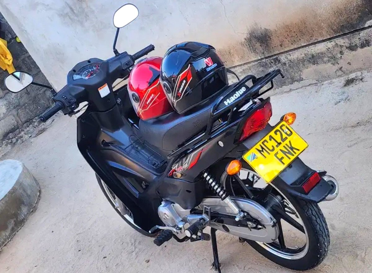 Eng_Matarra's tweet photo. KAMA HUNA UWEZO WA KUMILIKI GARI?
NUNUA HII KUKUPELEKA KAZINI MAFUTA KIDUCHU
#Tshs 2,500,000/=
HAOJUE V0-110 🔥🔥
REG" #FNK
▪️Cc 110
▪️Gear -4
▪️Speed 120
▪️Starter inapiga
▪️Engine haijaguswa
▪️Full Documents ✅️
IPO DAR (Mikoani Tunasafirisha)
CALL/WHATSAPP-0719542184 https://t.co/JrjvryXpf1