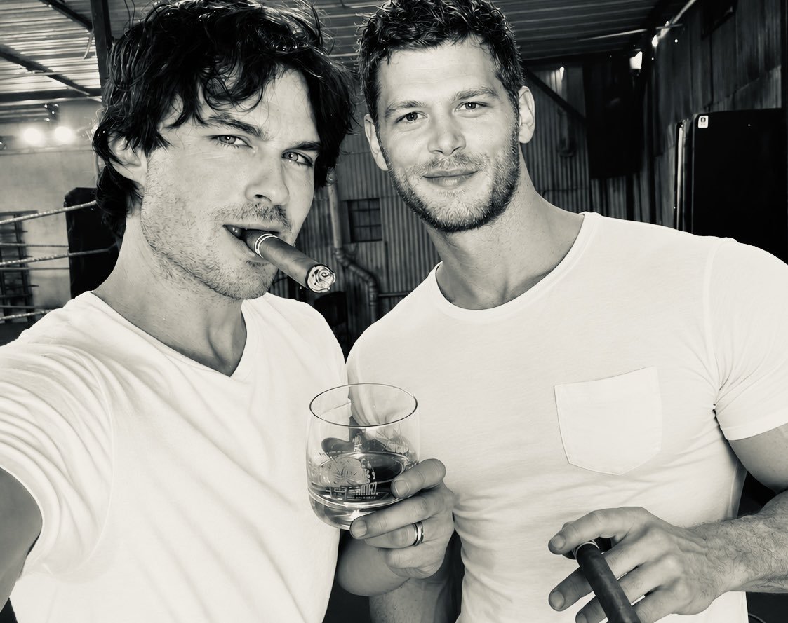 damonsalva2n's tweet photo. Una noche divertida con mi hermano;@dxddyklaus hoy nos vamos a divertir como los hombres que somos, jeje.

Fun night with my bro;@dxddyklaus today we're going to have fun like the men we are, hehe. https://t.co/883bsYdQuk
