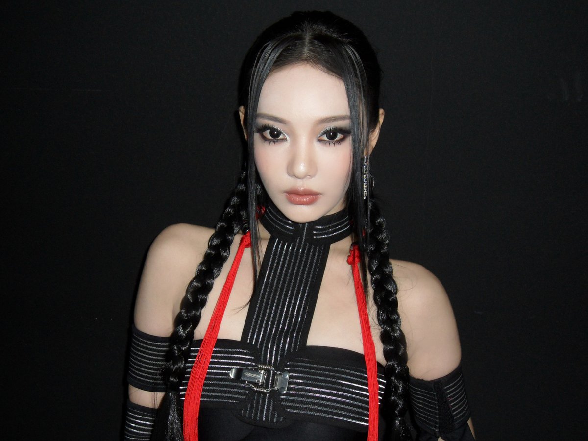 aespa_official's tweet photo. click

#aespa #æspa #에스파
#KARINA #카리나
#NINGNING #닝닝 
#Switchblade #aespaSwitchblade
#LEMONADE #aespaLEMONADE https://t.co/x56VkQAqd1
