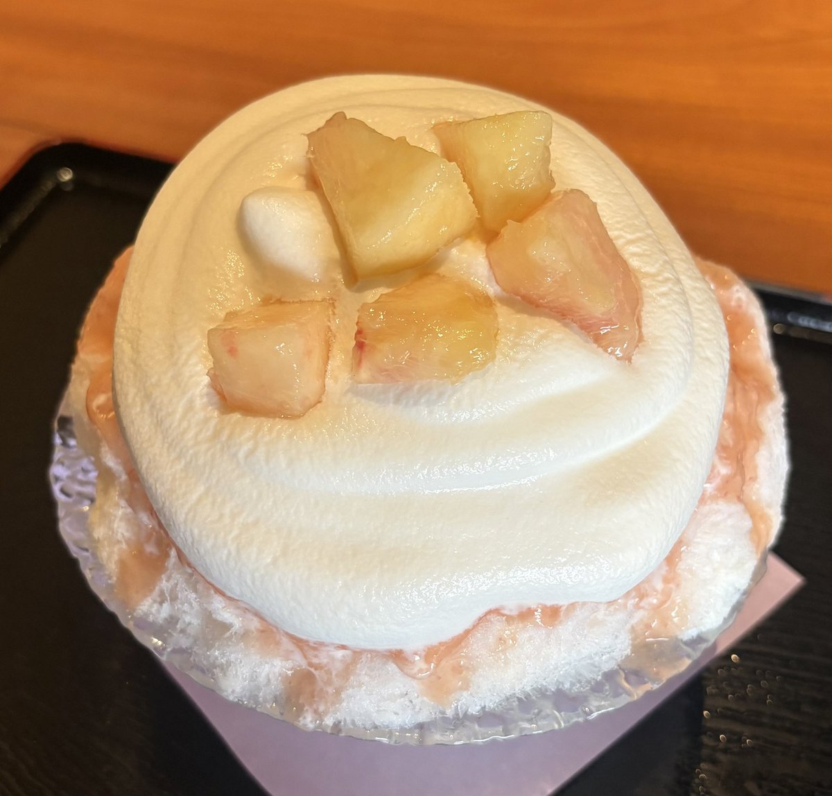 yuuttyryusei's tweet photo. 新日本橋
日本橋氷菓店

「生ももミルク」1800円
「生パインブルーベリー」1600円

この日は開店時間になってもなかなか開かず、不安になりました。かき氷は問題なく、食べられました🍧 https://t.co/JU8k9KmMji