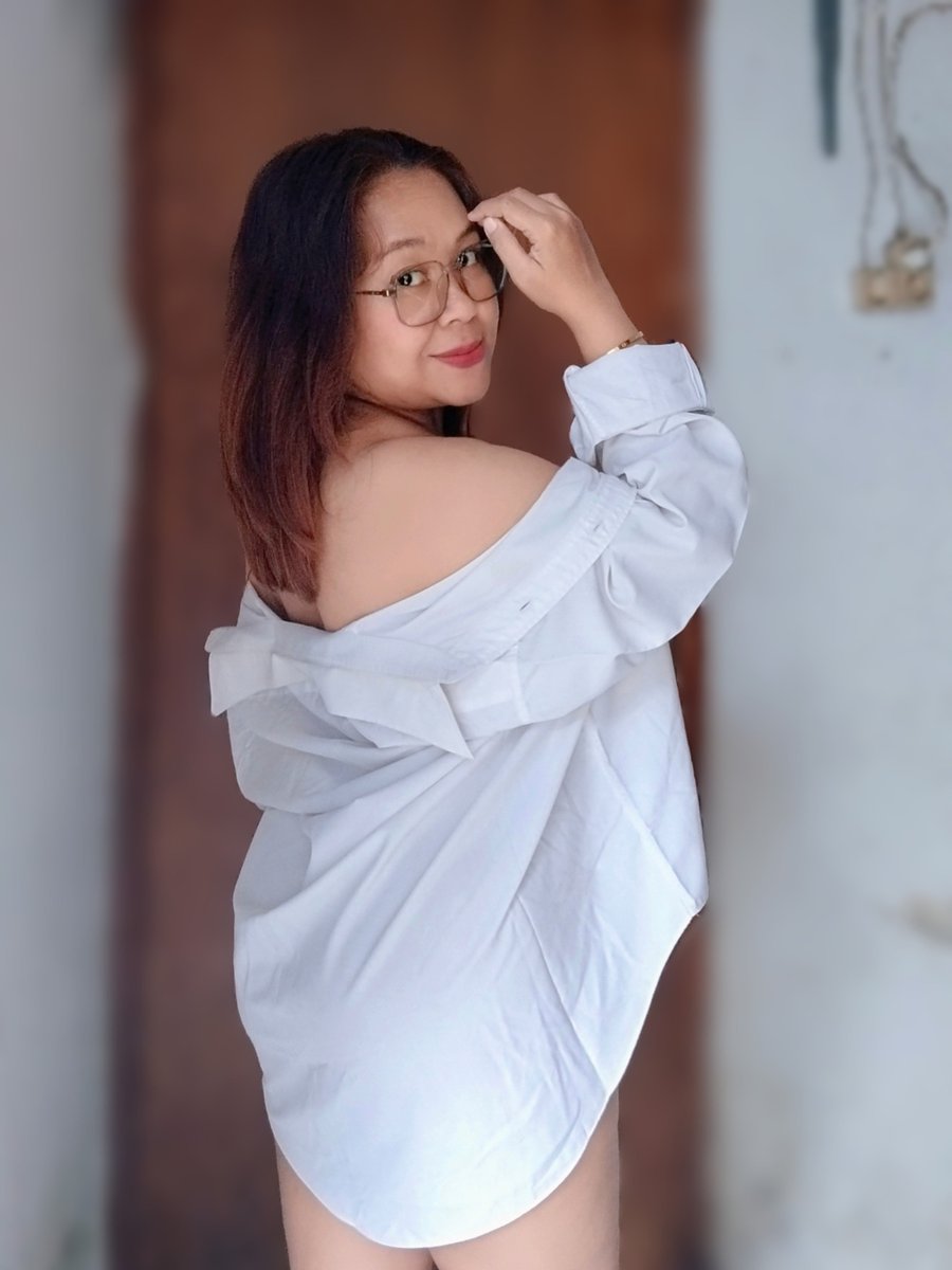 intan_febi89's tweet photo. Butuh pejuh brondong buat jamu awet muda.. 😅😜 https://t.co/Q7O6DIovVm