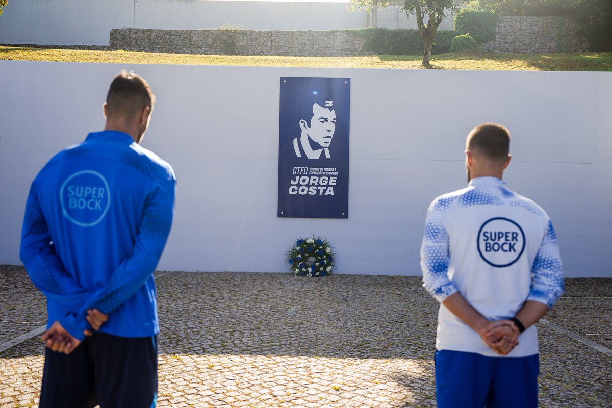 FCPorto's tweet photo. Jorge Costa, uma inspiração diária 💙2⃣

#E2ERNO https://t.co/lwUyFypz5O