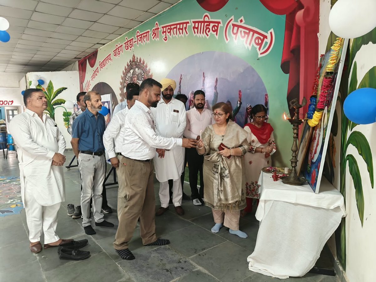JNVMuktsar's tweet photo. "Come to Learn, Go to Serve." 
PM SHRI JNV,Sri Muktsar Sahib Celebrating the vision that turned rural dreams into global realities. The Aluminee of the vidyalaya share their valuable experiences. Happy  
#NavodayaFoundationDay!
@ChdNvs 
@NVS_HQ 
@EduMinOfIndia 
@JNVMuktsar https://t.co/p3wiNHGBg3